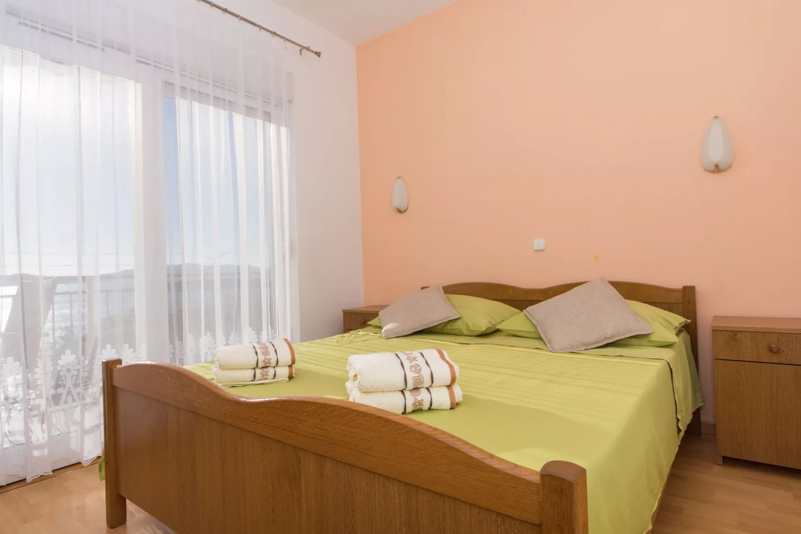 Apartments Mastelić - One Bedroom Apartment with Balcony and Sea View br.2