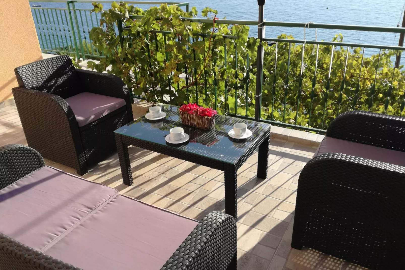 House Karlo Apartments - One-Bedroom Apartment with Balcony and Sea View (A2)-Terrasbalkon