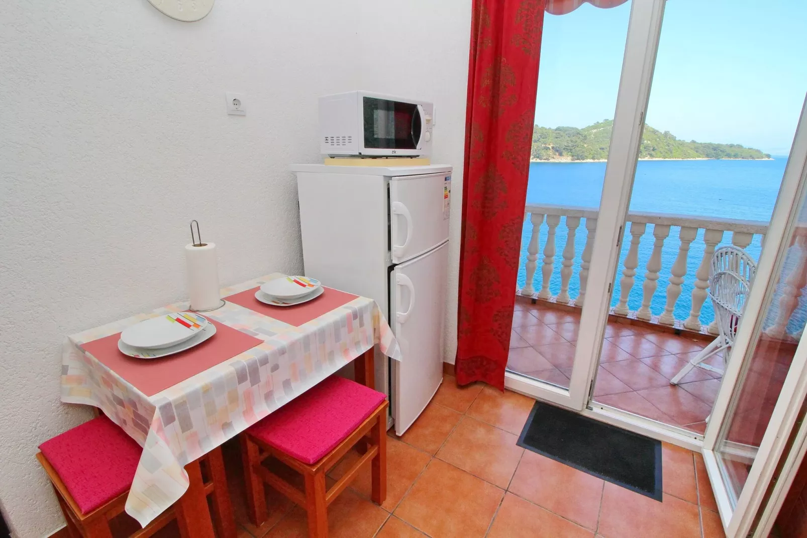 Apartments Filipović - One-Bedroom Apartment with Balcony and Sea View (A1)