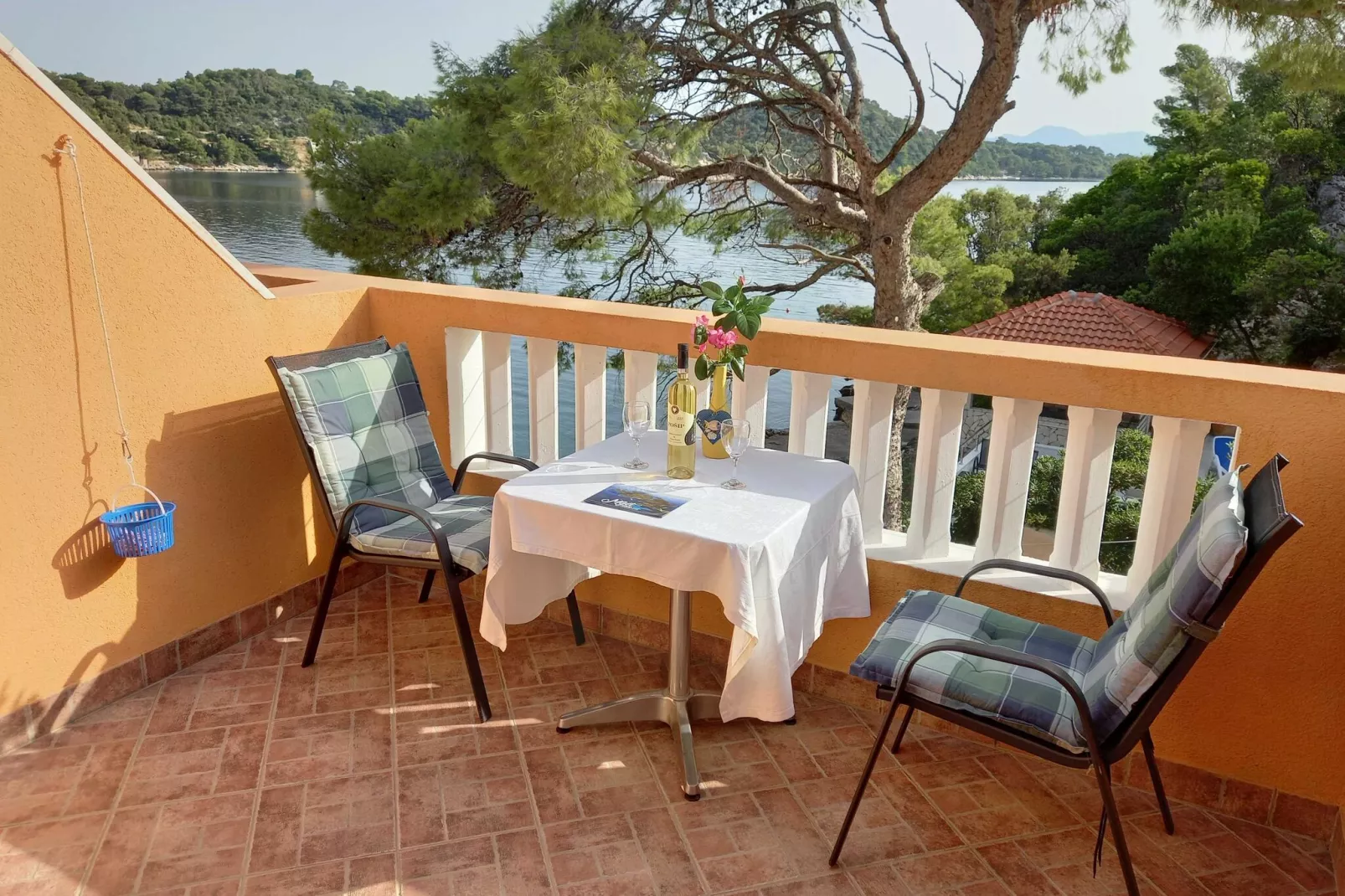 Apartments Vinko Mljet- One-Bedroom Apartment with Terrace (A4)-Terras