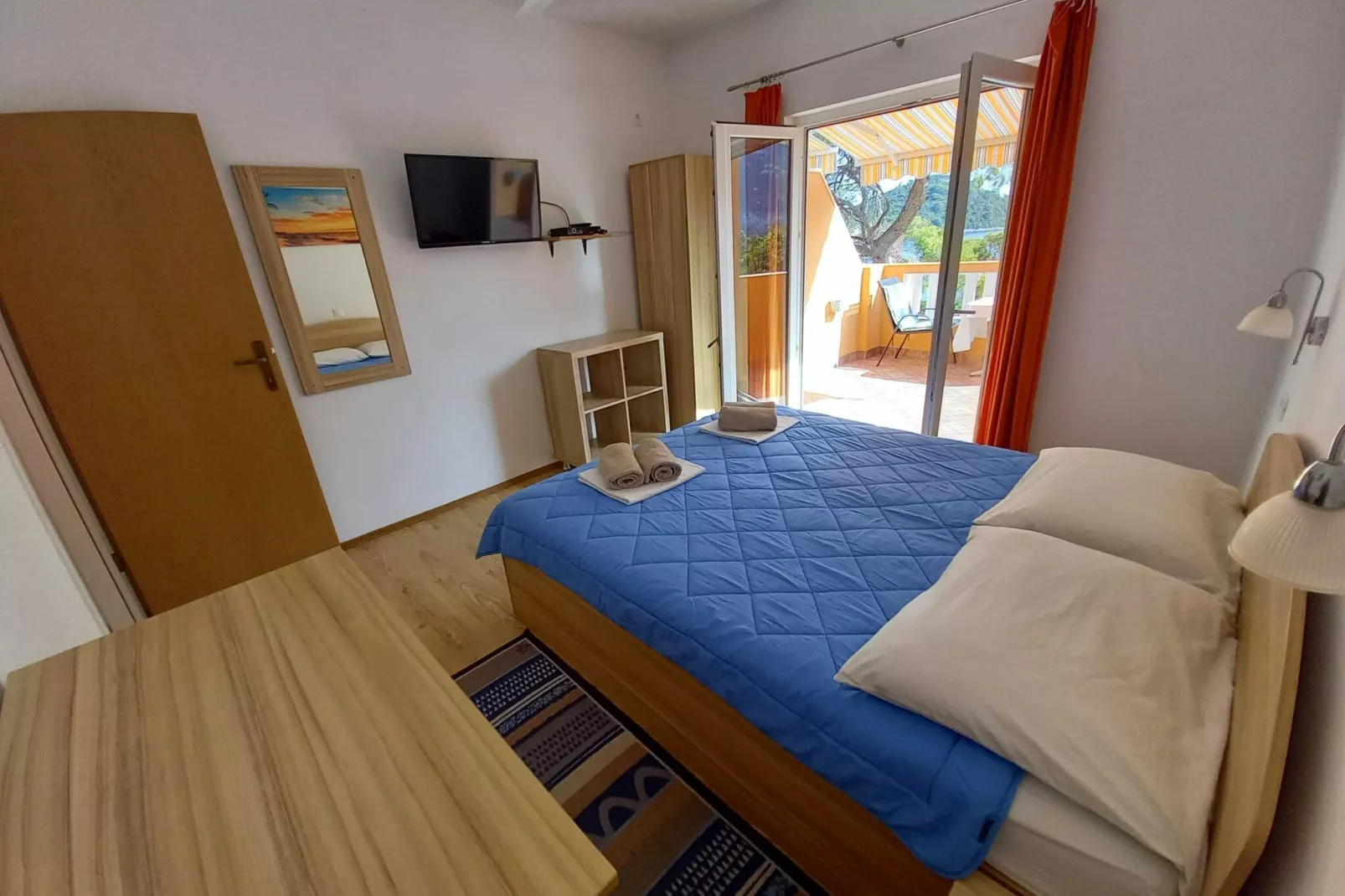 Apartments Vinko Mljet- One-Bedroom Apartment with Terrace (A5)-Slaapkamer