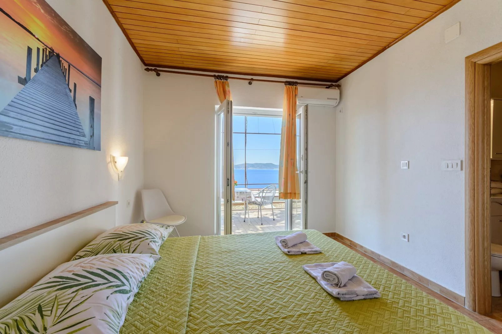 Rooms Sani- Double Room with Terrace and Sea View (S2)-Slaapkamer