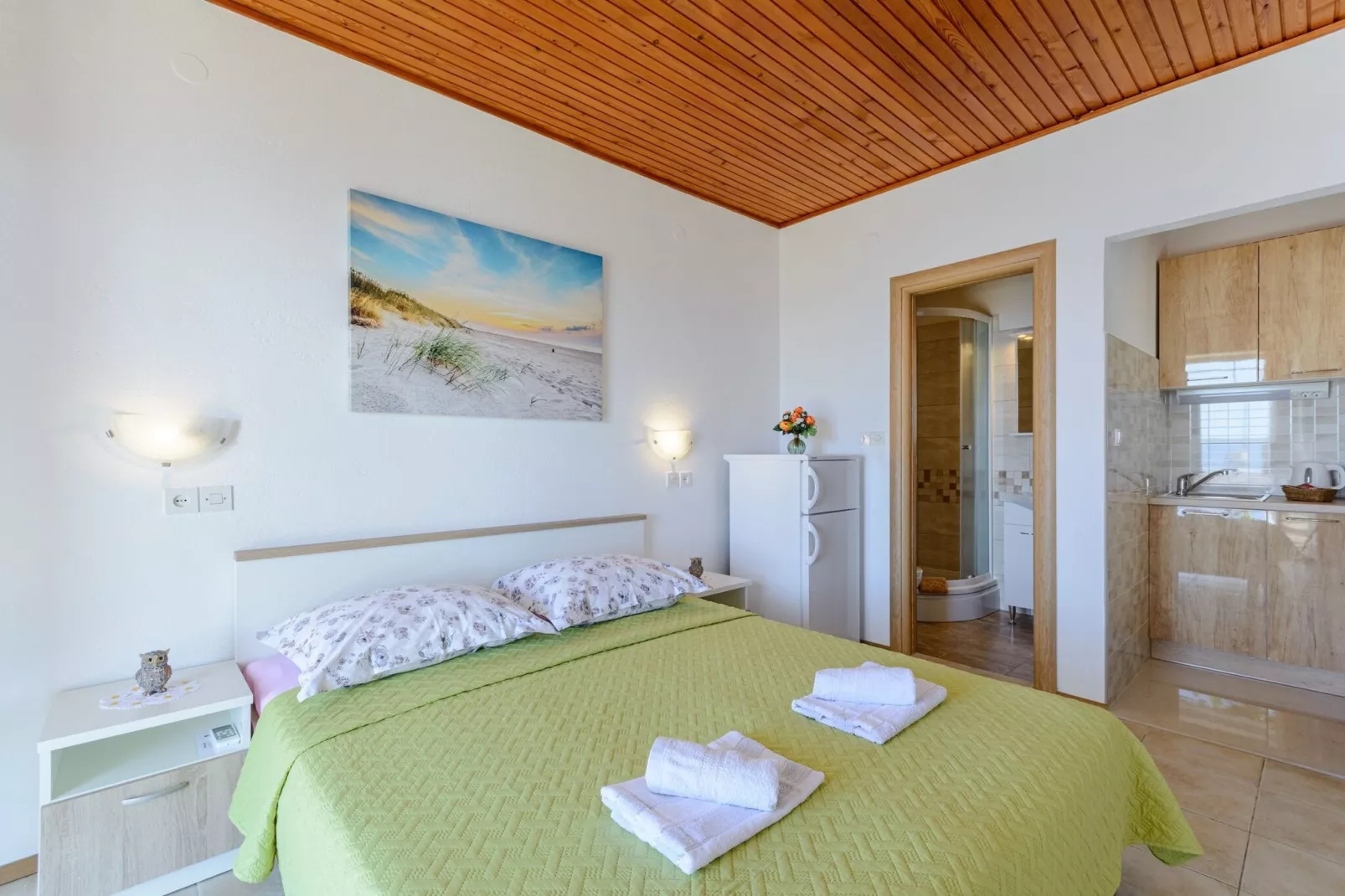 Rooms Sani - Double Room with Terrace and Sea View (S1)-Slaapkamer