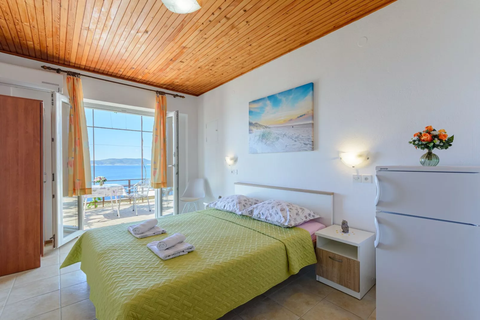 Rooms Sani - Double Room with Terrace and Sea View (S1)-Slaapkamer