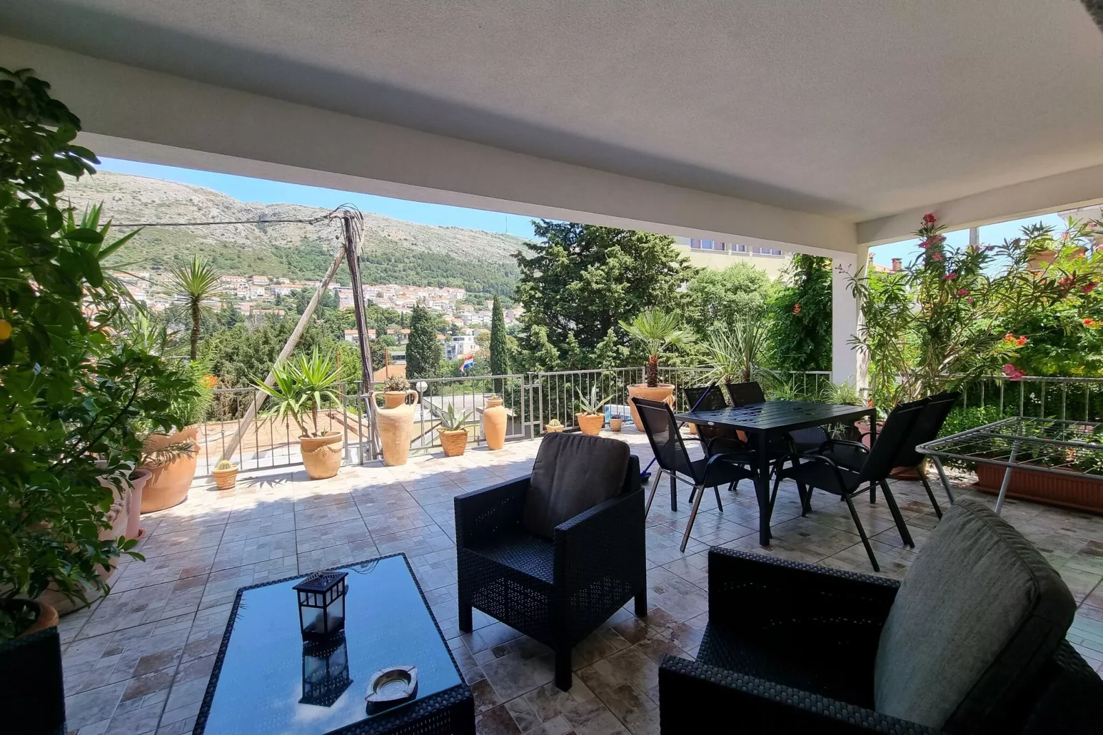 Apartments Mavi - Two-Bedroom Apartment with Terrace and City View-Terras