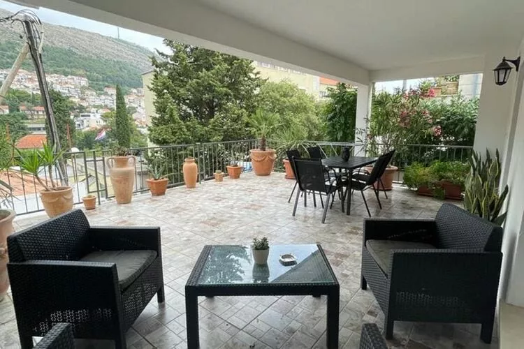 Apartments Mavi - Two-Bedroom Apartment with Terrace and City View-Terras