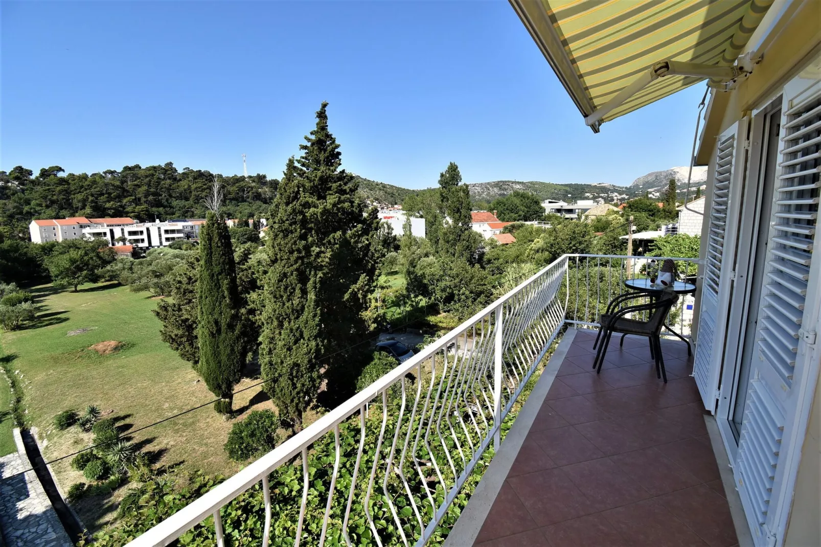 Guest House Kanjuo - Two Bedroom Apartment with Terrace and Garden View-Terrasbalkon