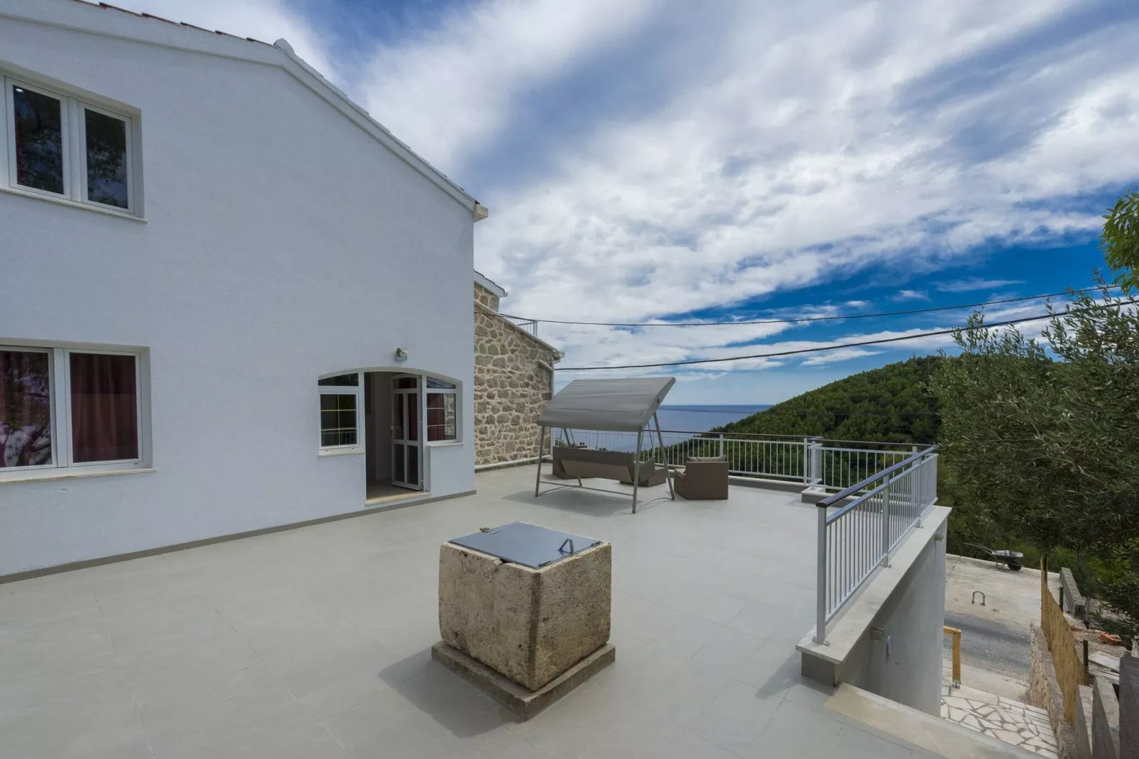 Villa Dundo Pero - Four Bedroom Villa with Swimming Pool and Sea View-Terras