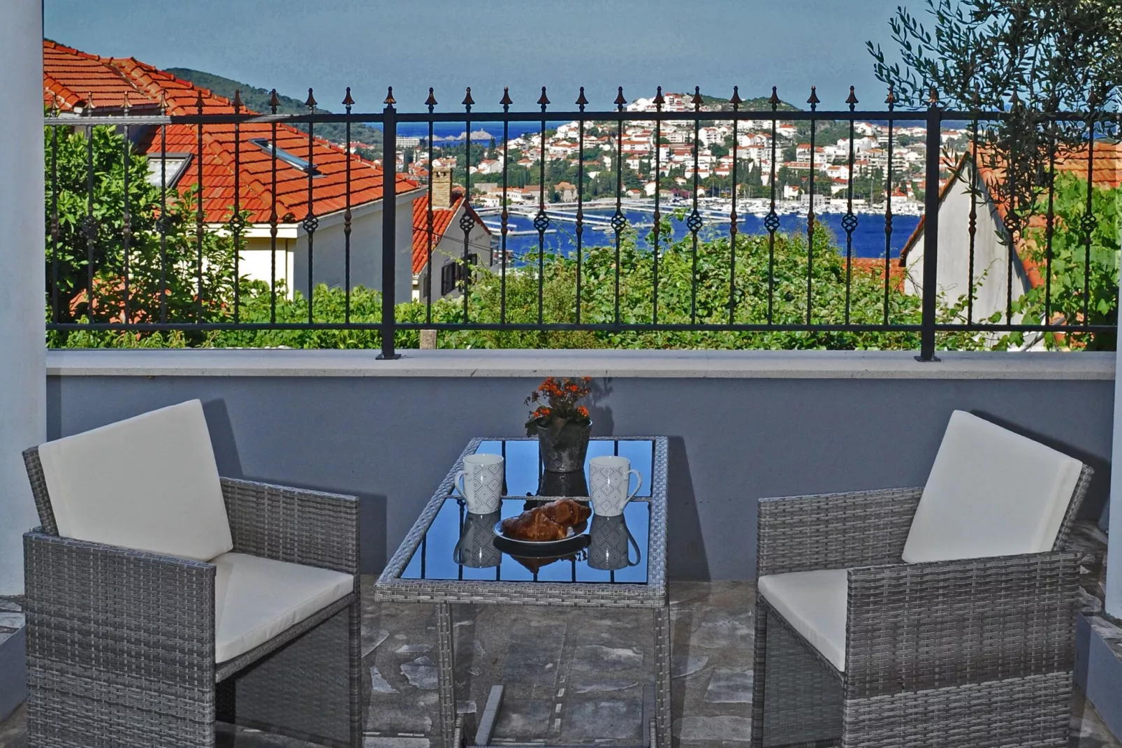 Nika Family Apartments - Deluxe Studio Apartment with Terrace and Sea View (A1)