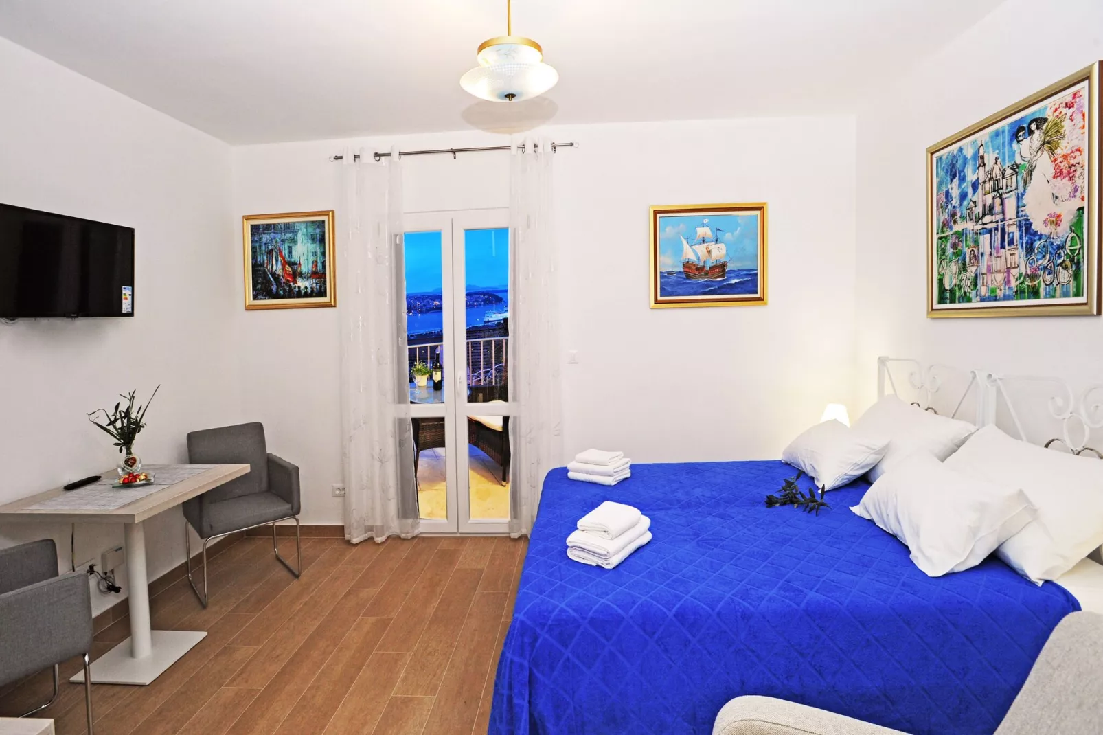 Nika Family Apartments - Comfort Studio Apartment with Balcony and Sea View (A4)-Slaapkamer