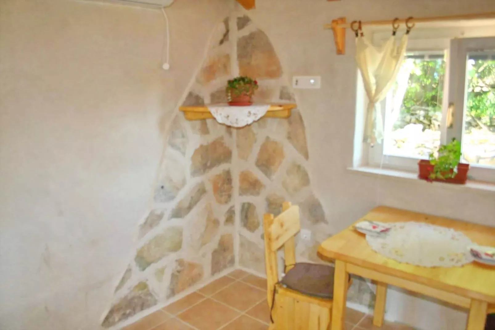 Stone House Harmony -Studio Apartment with Patio and Garden View ( 2 )-Binnen