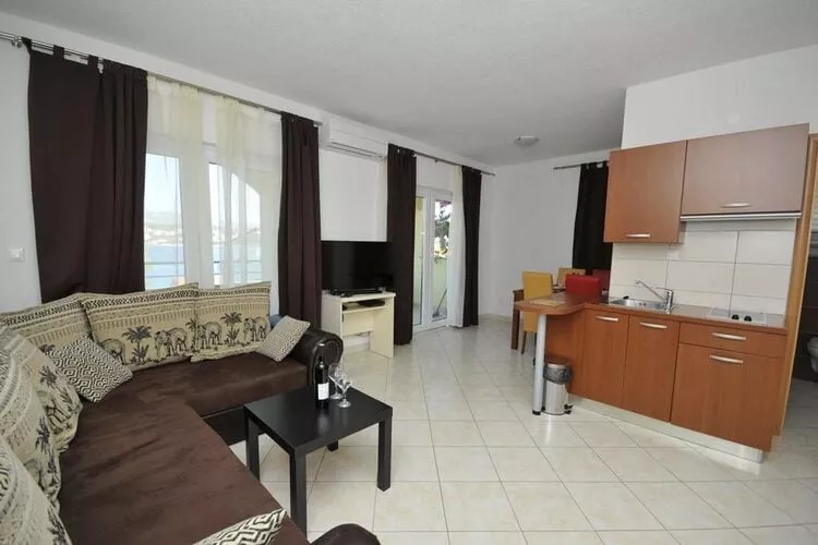 Apartments Villa Moonlight - One Bedroom Apartment with Sea View Terrace and Balcony (Mia)-Keuken