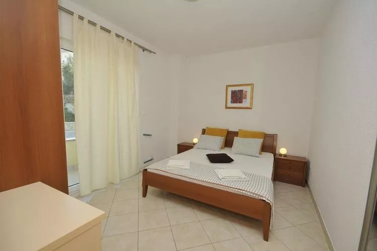 Apartments Villa Moonlight - One Bedroom Apartment with Sea View Terrace and Balcony (Mia)-Slaapkamer