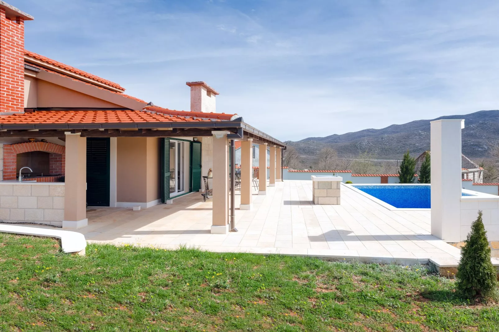 Villa Dea - Luxury Villa with Outdoor Swimming Pool-Buitenlucht