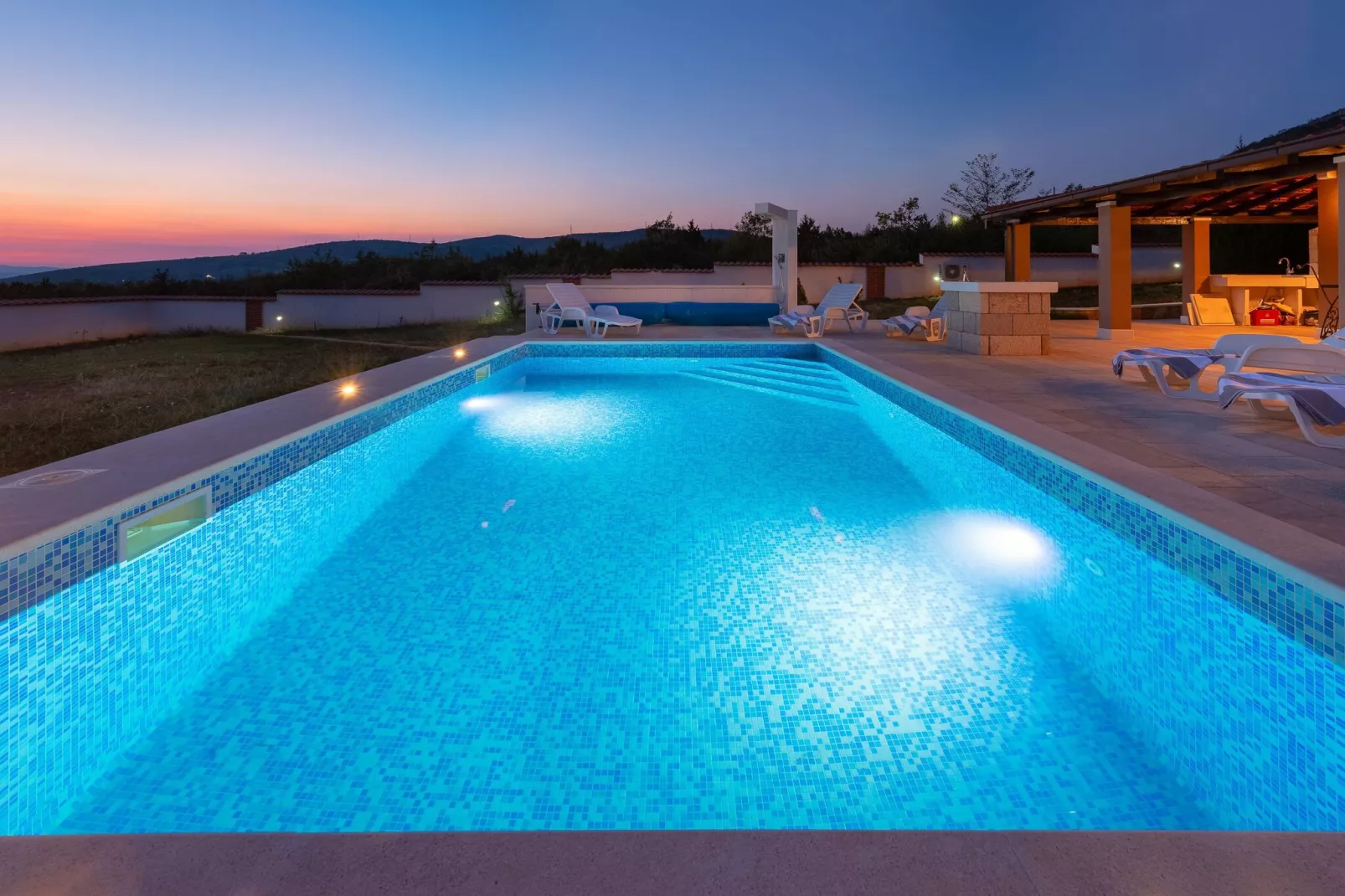 Villa Dea - Luxury Villa with Outdoor Swimming Pool-Zwembad