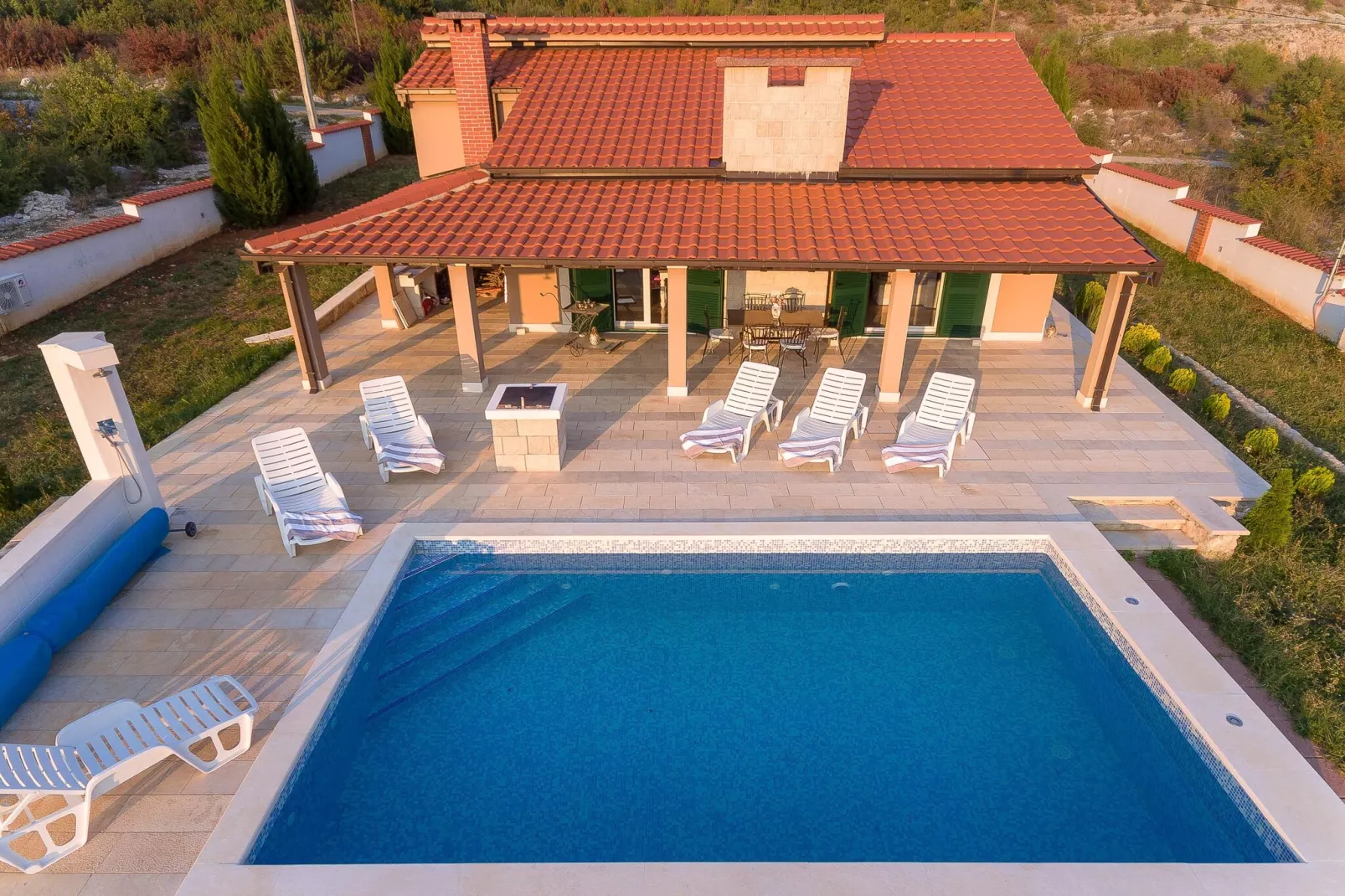 Villa Dea - Luxury Villa with Outdoor Swimming Pool-Zwembad