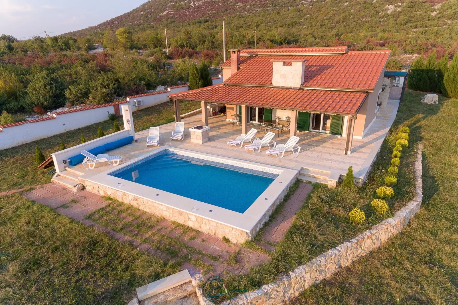 Villa Dea - Luxury Villa with Outdoor Swimming Pool-Zwembad