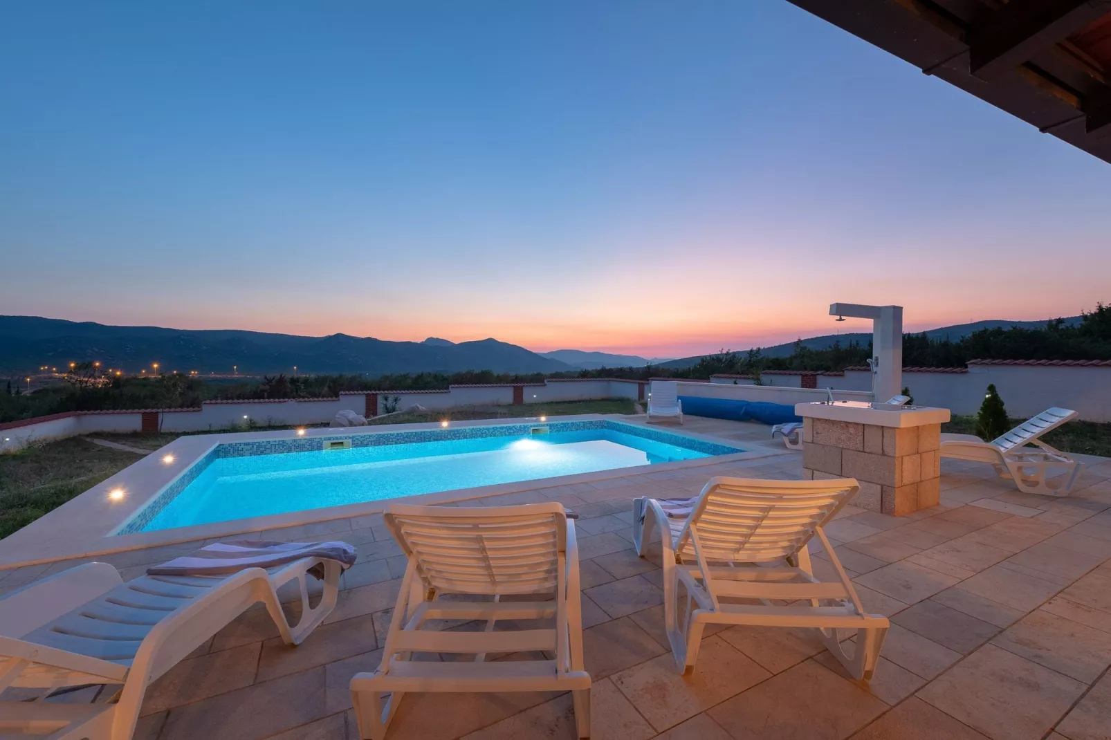 Villa Dea - Luxury Villa with Outdoor Swimming Pool-Zwembad