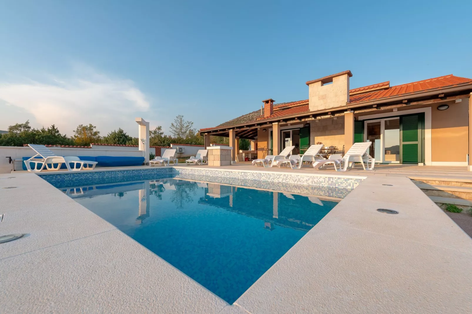 Villa Dea - Luxury Villa with Outdoor Swimming Pool-Zwembad