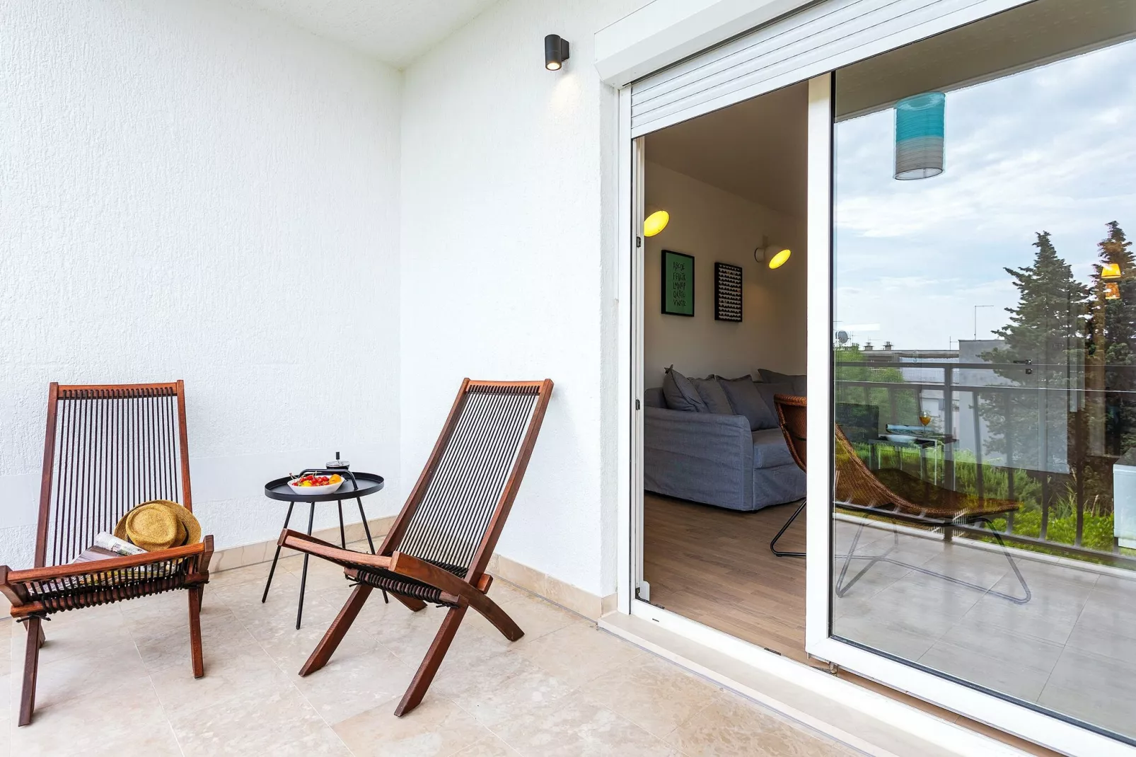 Apartment Black & White (ST) - Comfort Two Bedroom Apartment with Balcony-Terrasbalkon