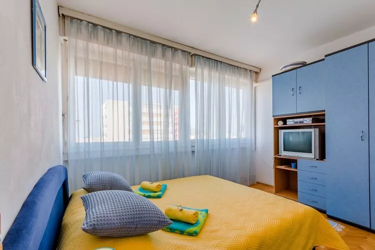 Studio Apartment Ecija (ST)-Slaapkamer