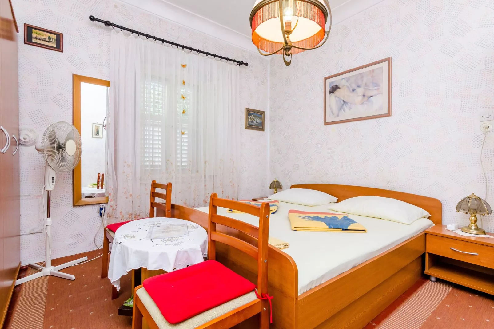 Guest House Ivana -Two Bedroom Apartment with Garden