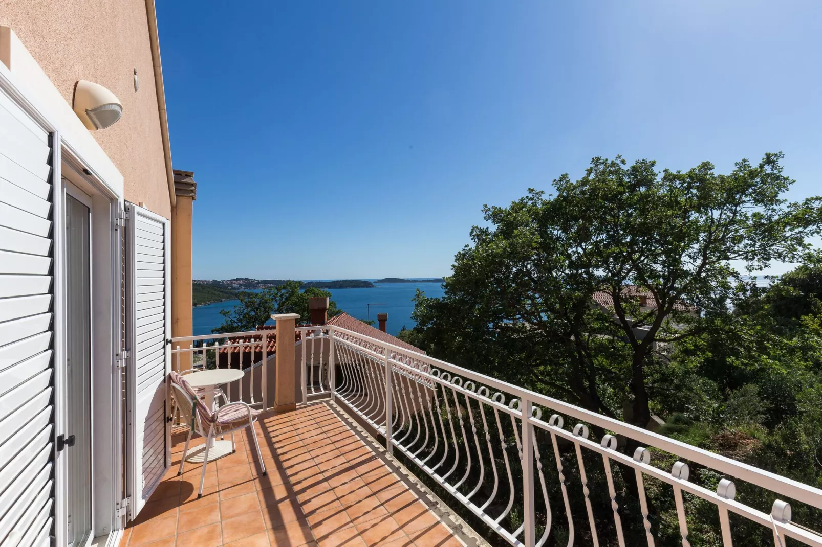 Villa Dubravka - Superior Studio Apartment with Balcony and Sea View (Apartman 3)-Terrasbalkon