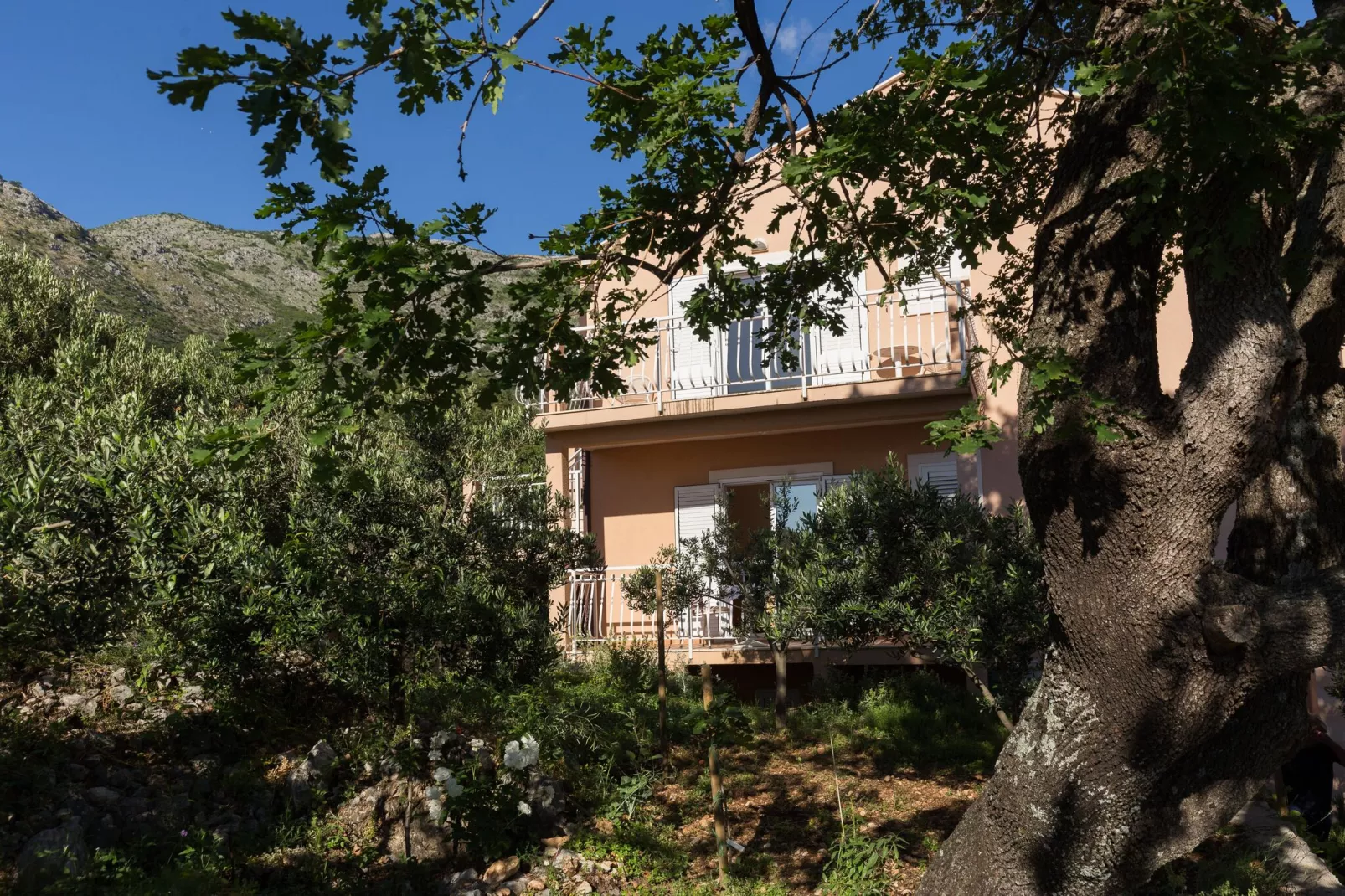 Villa Dubravka - Superior Studio Apartment with Balcony and Sea View (Apartman 3)-Buitenlucht