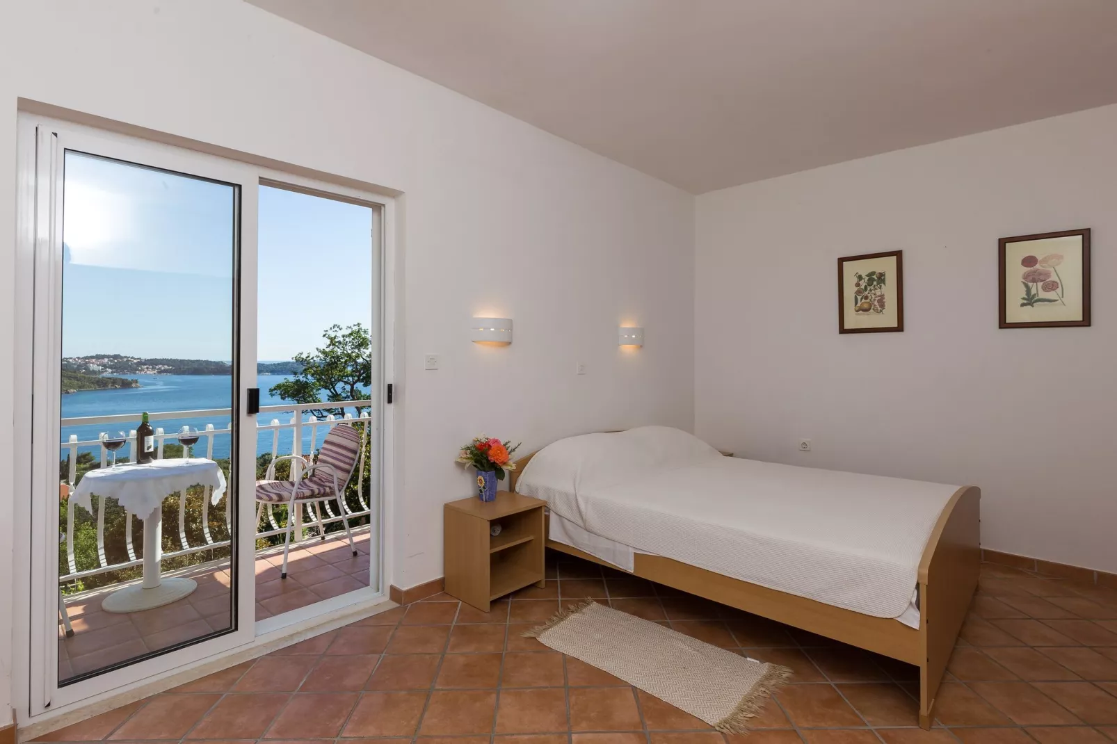 Villa Dubravka - Superior Two Bedroom Apartment with Balcony and Sea View (Apartman 6)-Slaapkamer