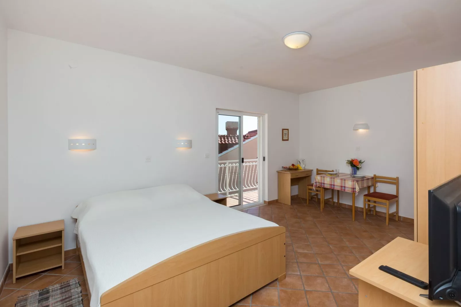 Villa Dubravka - Superior Two Bedroom Apartment with Balcony and Sea View (Apartman 6)-Slaapkamer