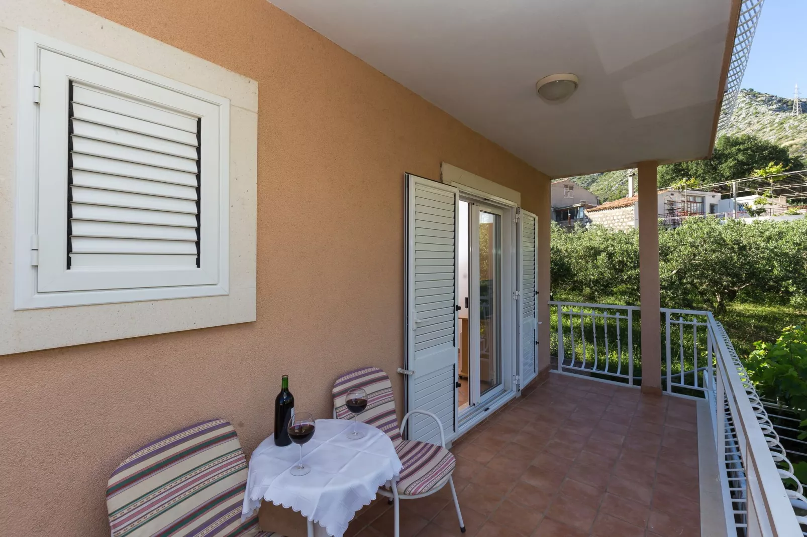 Villa Dubravka - Superior Two Bedroom Apartment with Balcony and Sea View (Apartman 6)-Terrasbalkon