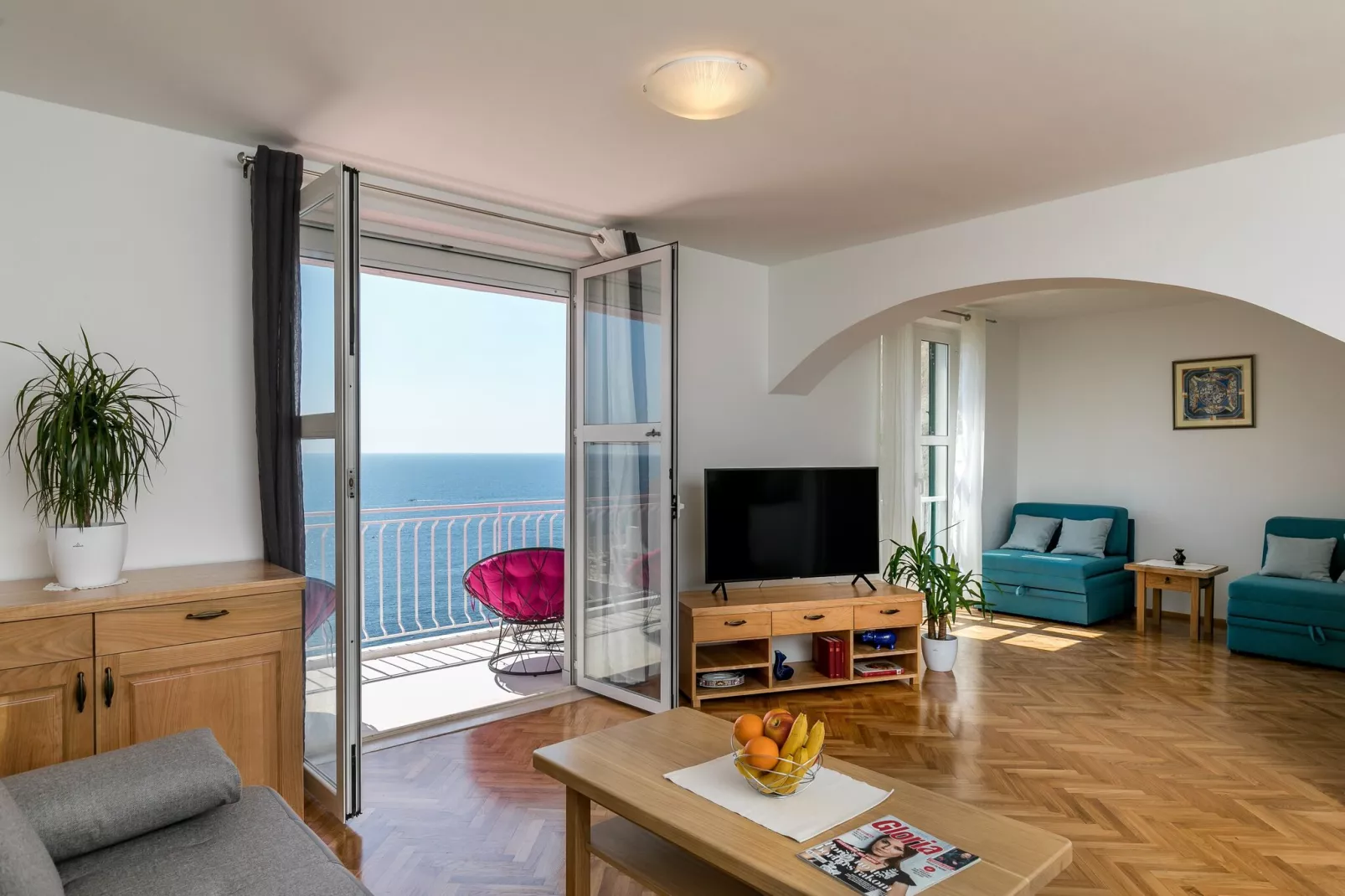 Apartment Med - Three Bedroom Apartment with Balcony and Sea View