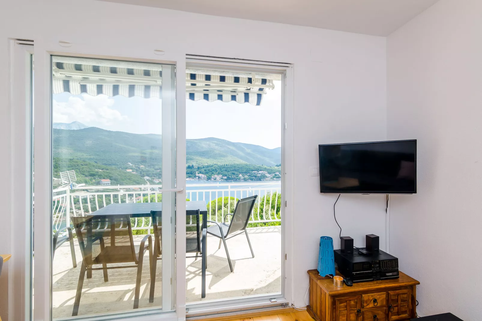 Apartment Konak - Two Bedroom Apartment with Balcony and Sea View-Terrasbalkon