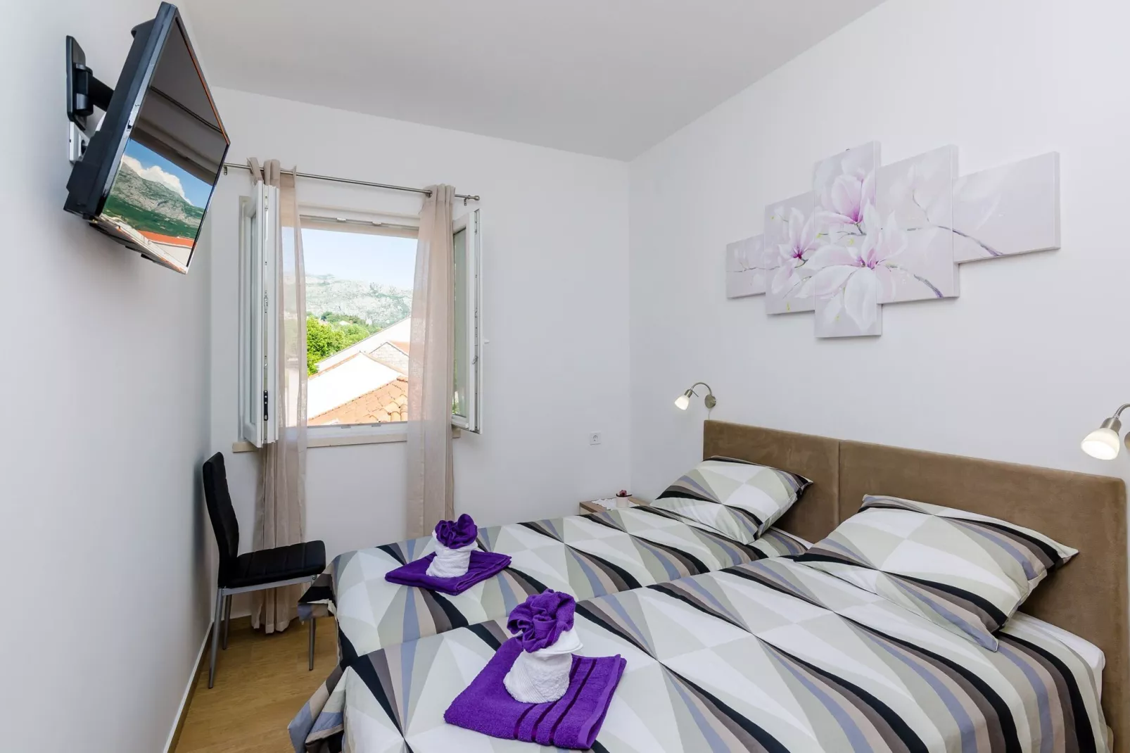 Apartments La Luna - One Bedroom Apartment with Balcony and Sea View-Slaapkamer