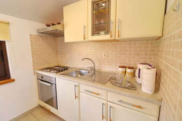 Apartment Josipa  Vela Luka- Studio Apartment with Balcony and Sea View-Keuken