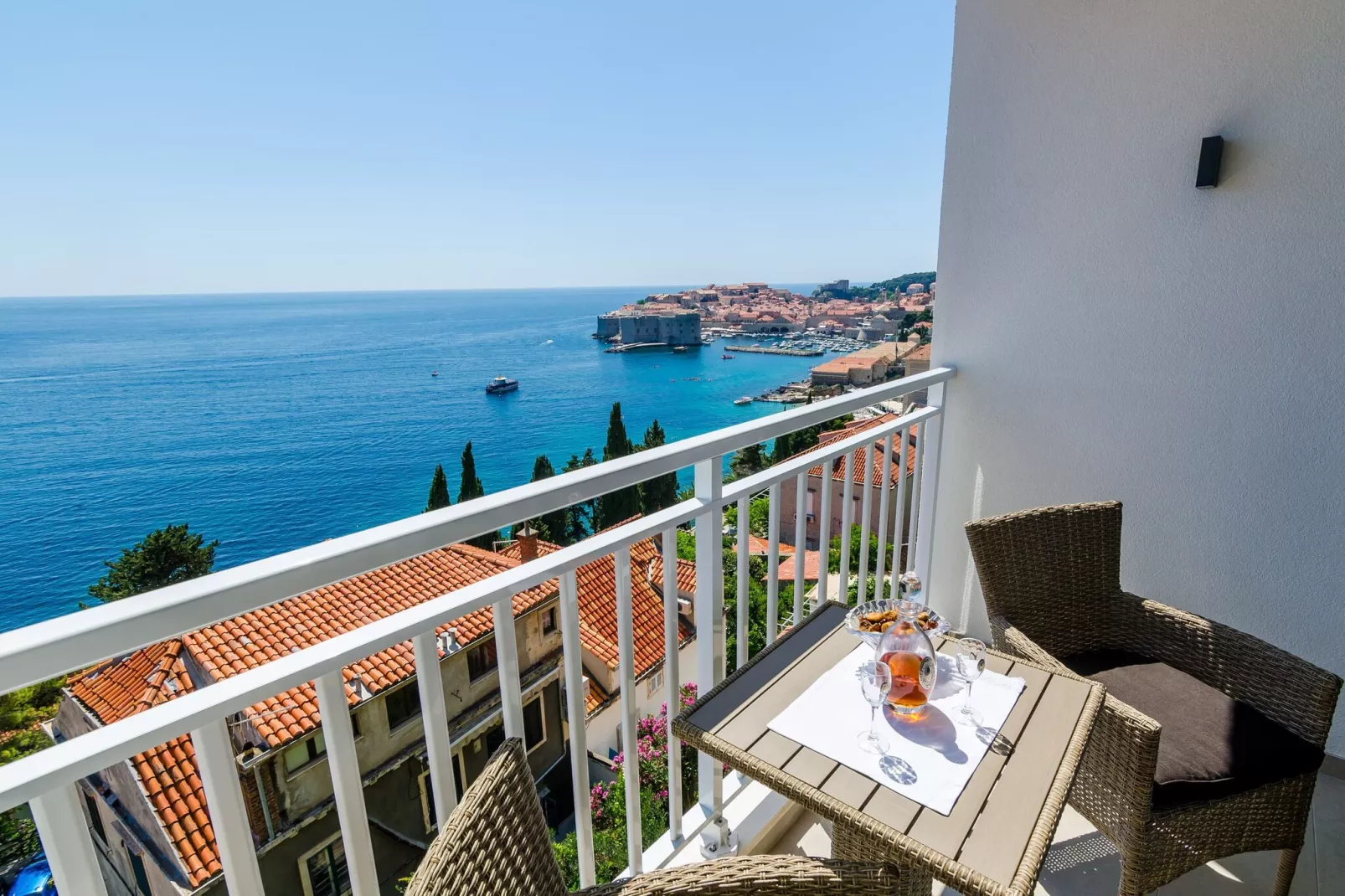 Apartments Lazarin - One Bedroom Apartment with Balcony and Sea View (2 Mali )-Terrasbalkon