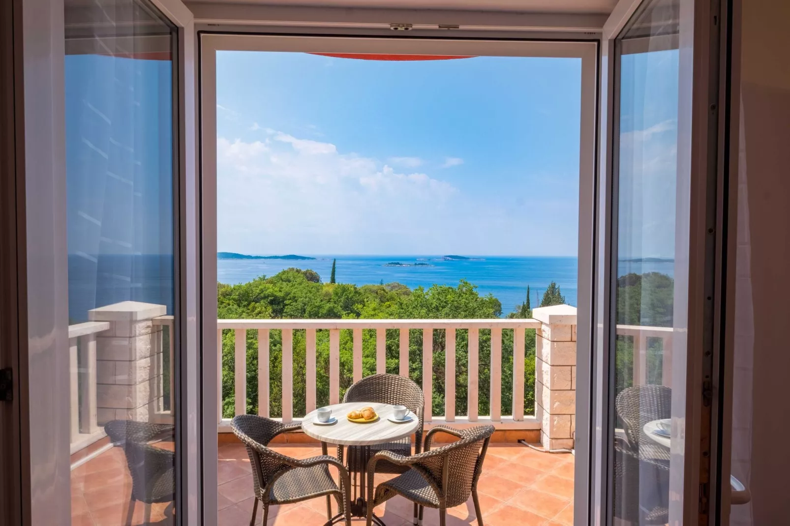 Villa Panorama - Plat (S1) - Deluxe Double Room with Terrace and Sea View-Uitzicht