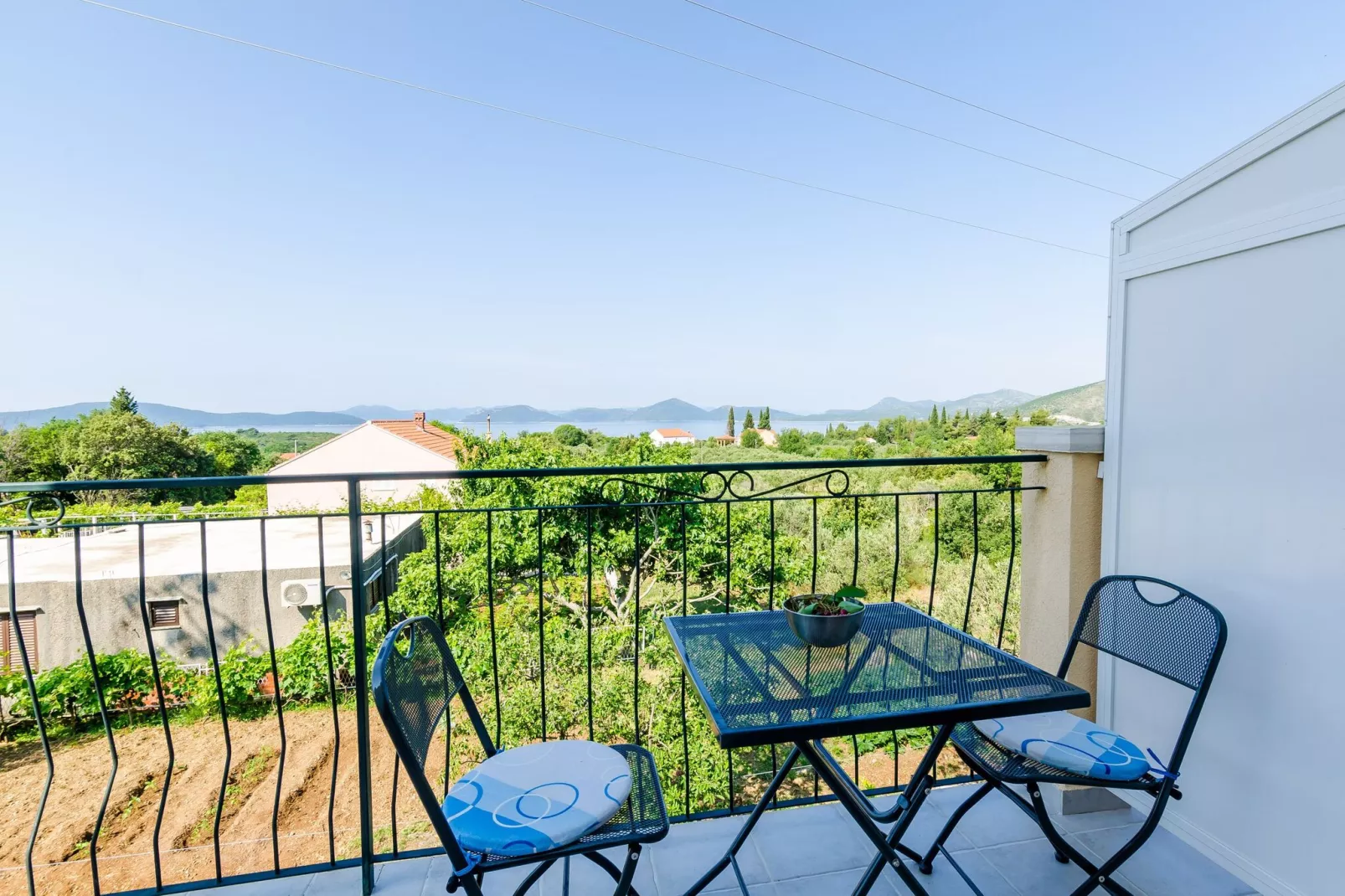 Apartment &  Rooms Maždin - One Bedroom Apartment with Balcony and Sea View-Terrasbalkon