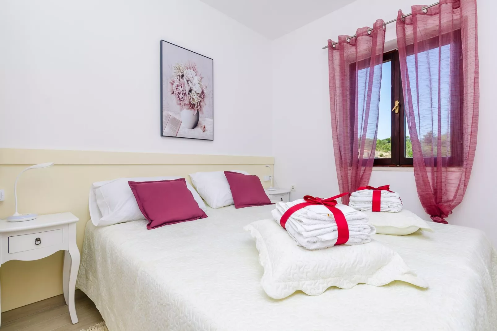 Apartments Melany - One Bedroom Apartment with Shared Terrace and Sea View