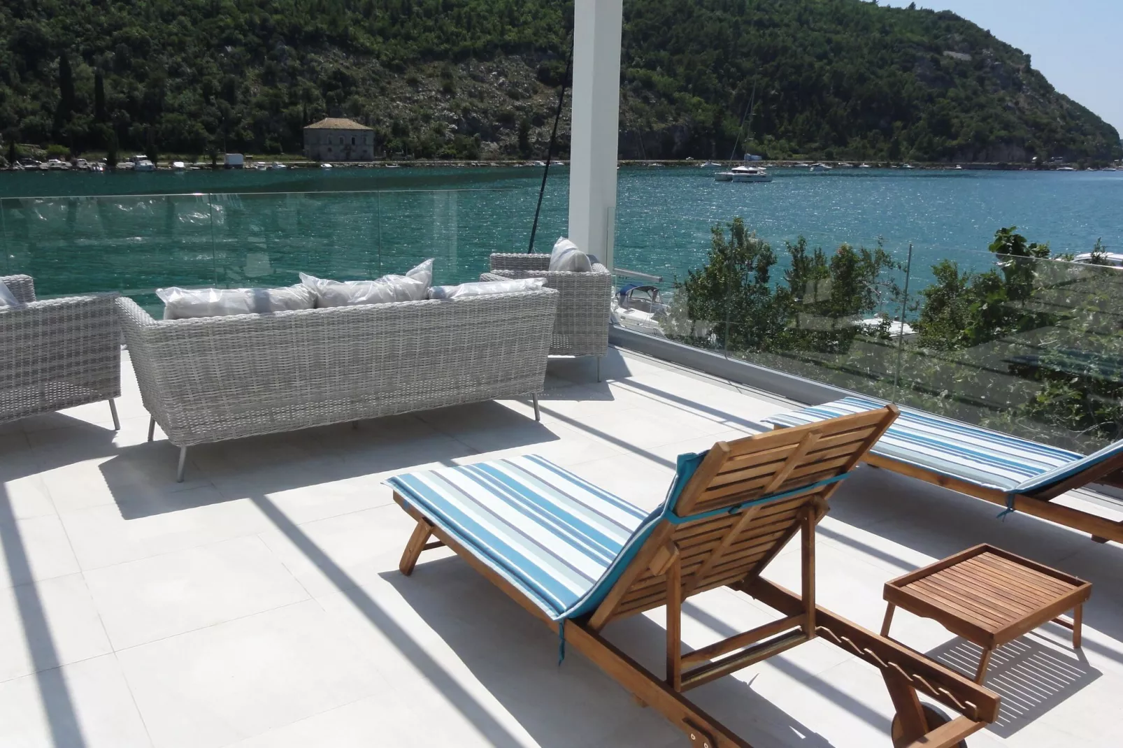 Villa Riva - Five Bedroom Villa with Pool and Sea View-Terras