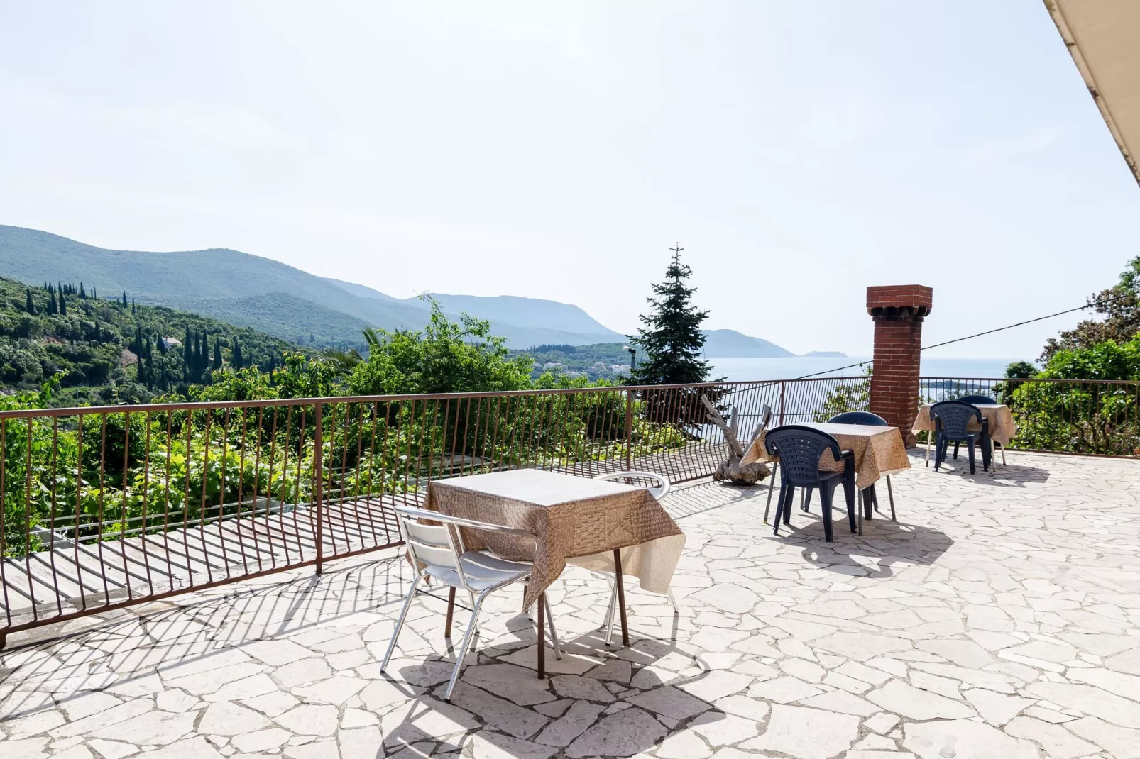 Villa Peragić - Triple Room with Balcony-Terrasbalkon