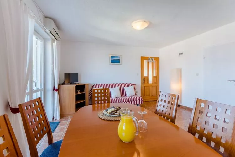 Villa Stella - Two Bedroom Apartment with Balcony and Sea View (Carla)-Eetkamer