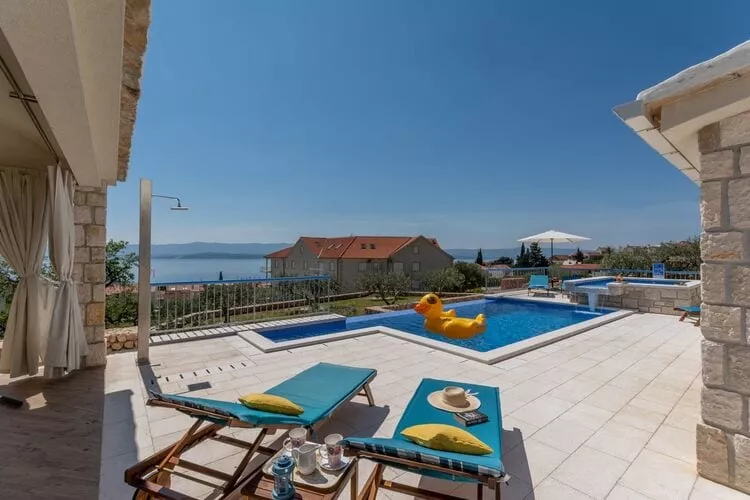 Villa Blue Sky - Three Bedroom Villa with Pool