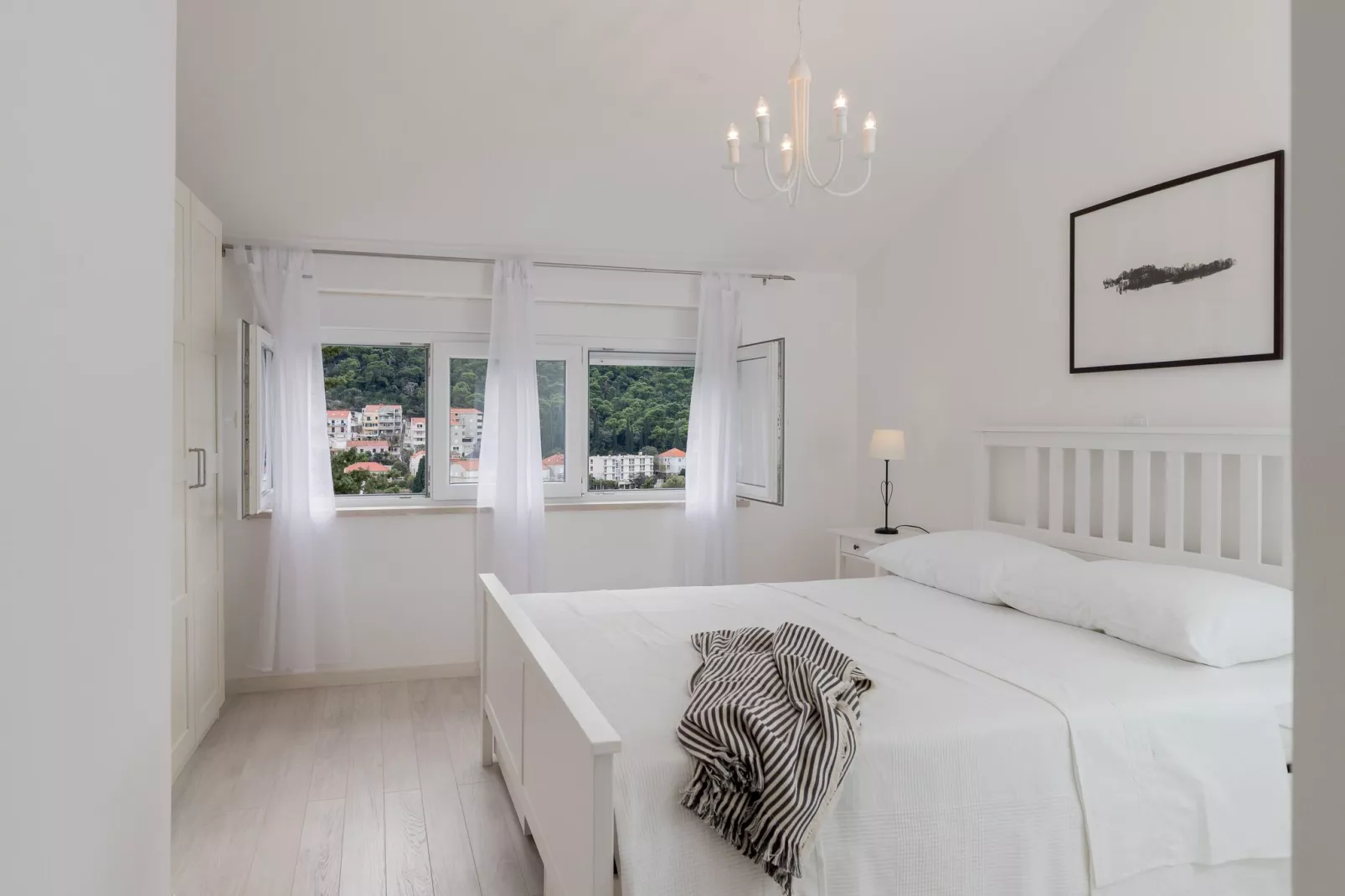 Cozy Dubrovnik Apartment - One-Bedroom Apartment with Sea View-Slaapkamer