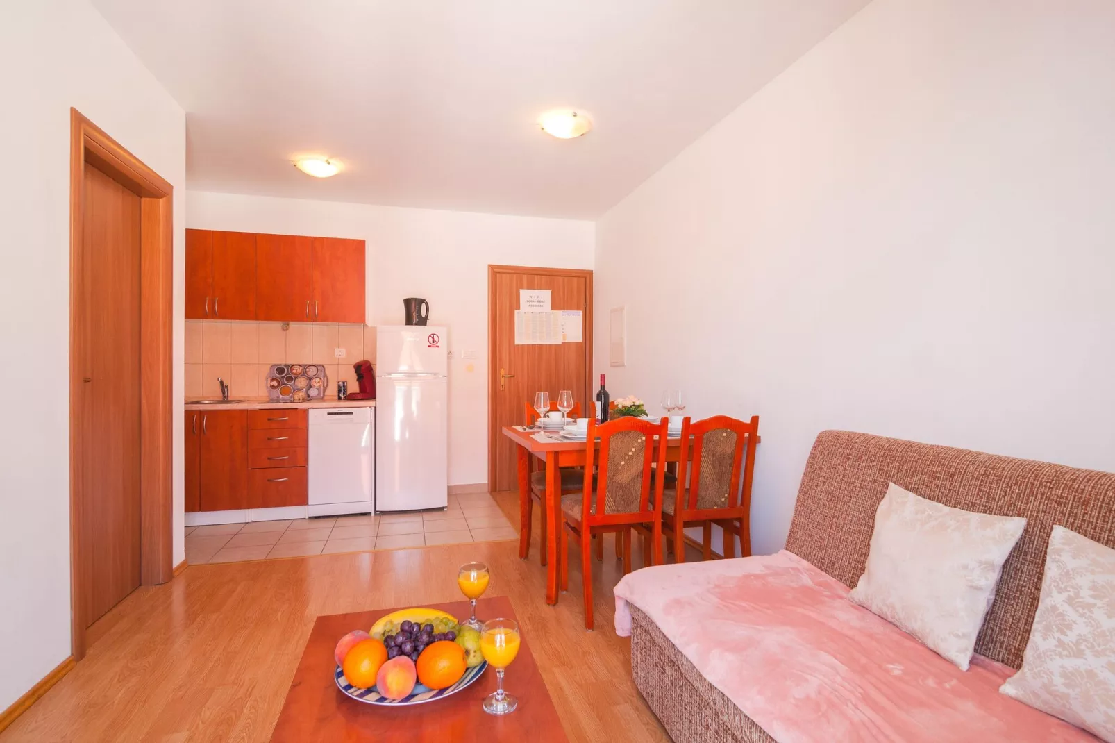 Apartments Island Beat - One Bedroom Apartment with Balcony and Sea View (A1) (ST)