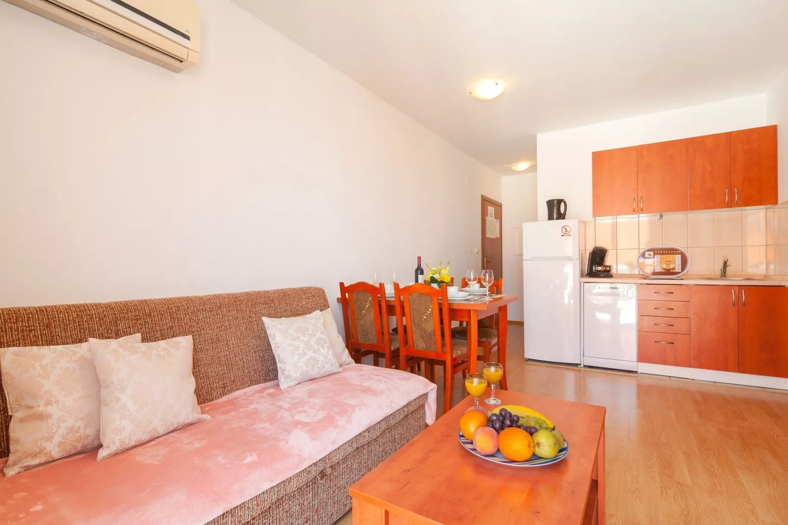 Apartments Island Beat - Two Bedroom Apartment with Balcony and Sea View (A2) (ST)-Keuken