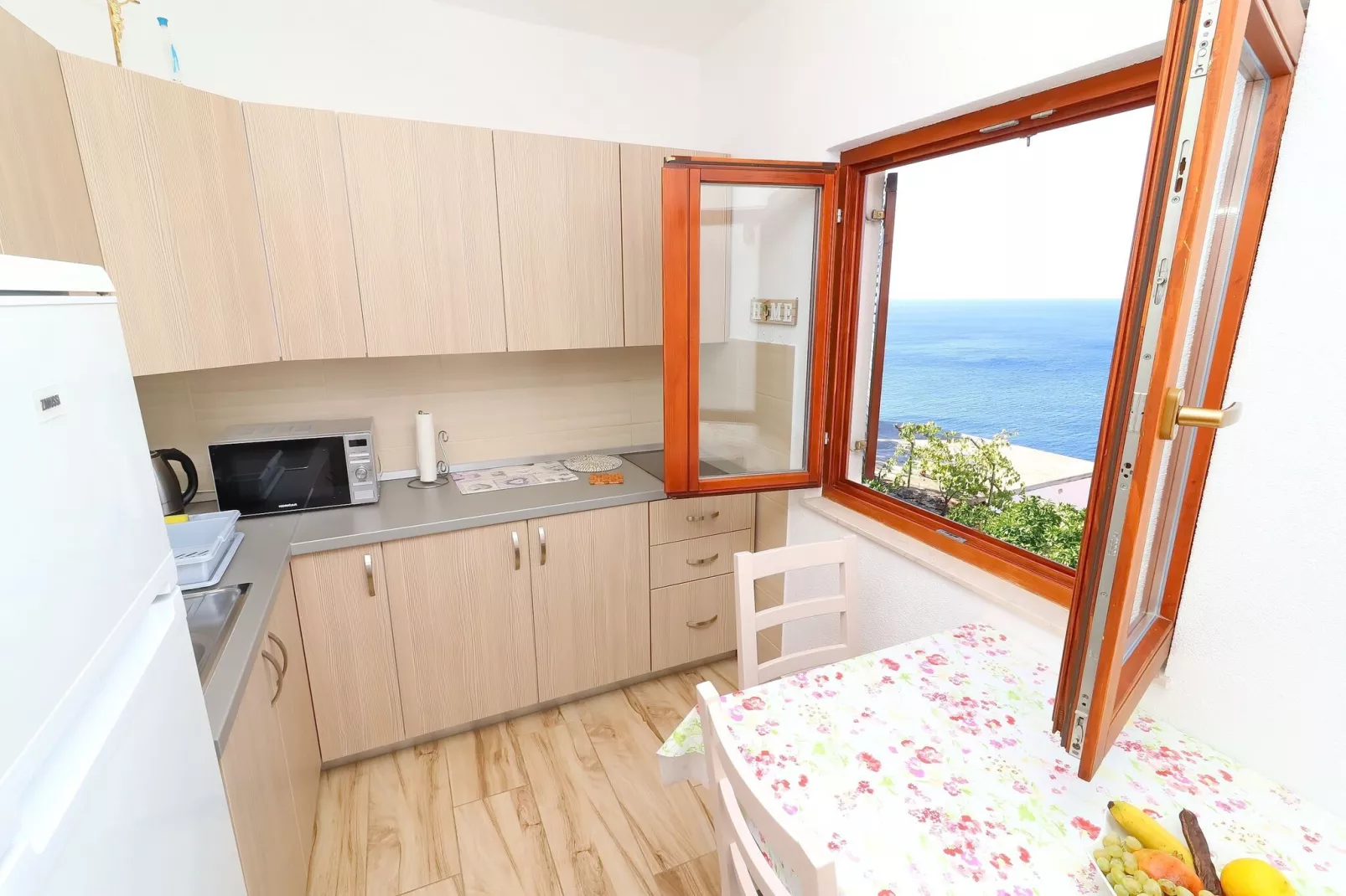 Seaside Apartments Hrkać - Comfort One Bedroom Apartment with Terrace and Sea View 1-Uitzicht