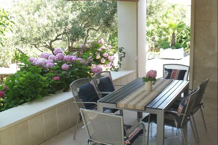 Holiday home Villa Spilla - Three Bedroom Home with Terrace-Terras