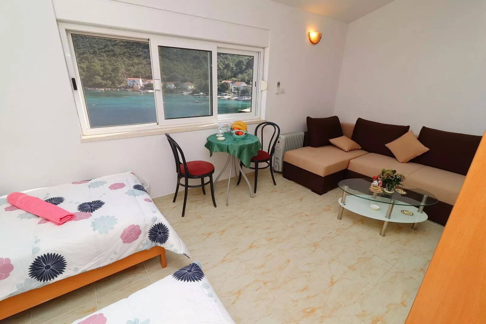 Apartment Belin Mljet - One Bedroom Apartment with Terrace and Sea View-Woonkamer