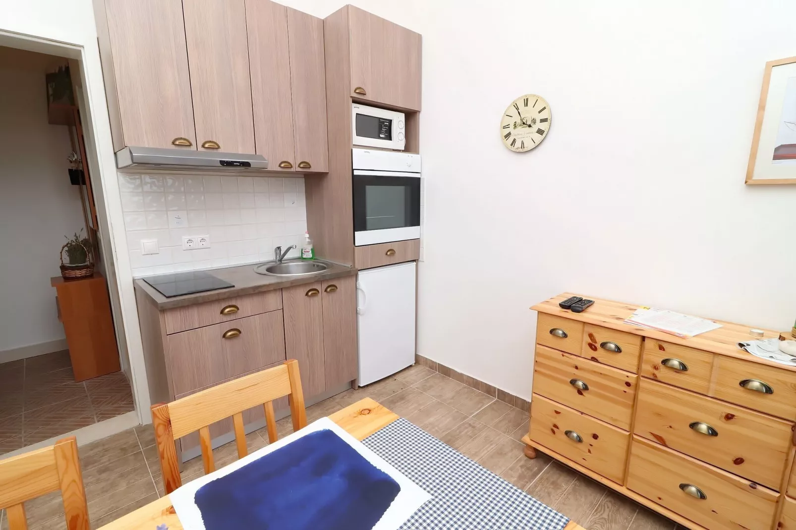 Apartments Trstenica-Comfort One Bedroom Apartment with Balcony ( F )-Keuken